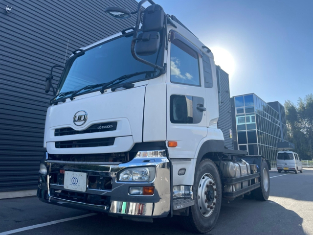UDトラックス　クオン　シングルトラクタ　第五輪荷重11.4t
