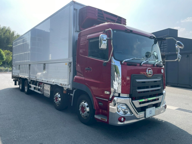 UDトラックス　クオン　冷凍ウイング