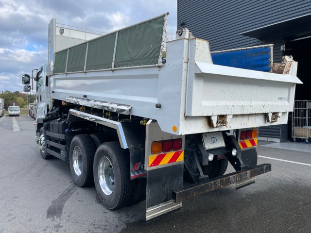 いすゞ　ギガ　ダンプ