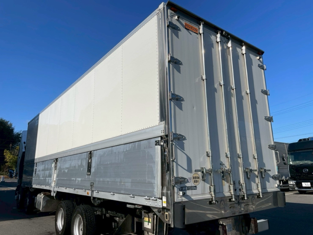 箱　大型ウイング　日野4軸低床から取り外し