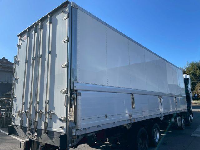 箱　大型ウイング　日野4軸低床から取り外し