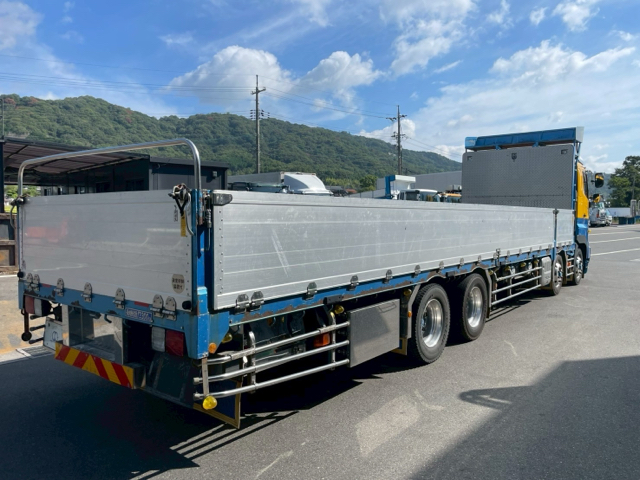 日野　グランドプロフィア　4軸低床平ボディ